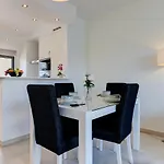 One Bedroom In Albur Village 1i * אלבור